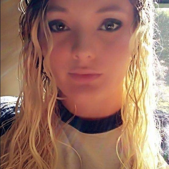 Meet your posher, Rachel - Picture 3 of 3